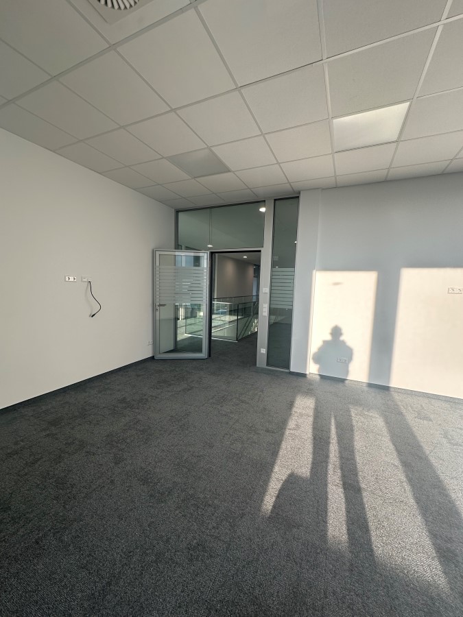 Bürogebäude/Hallenausbau Düren